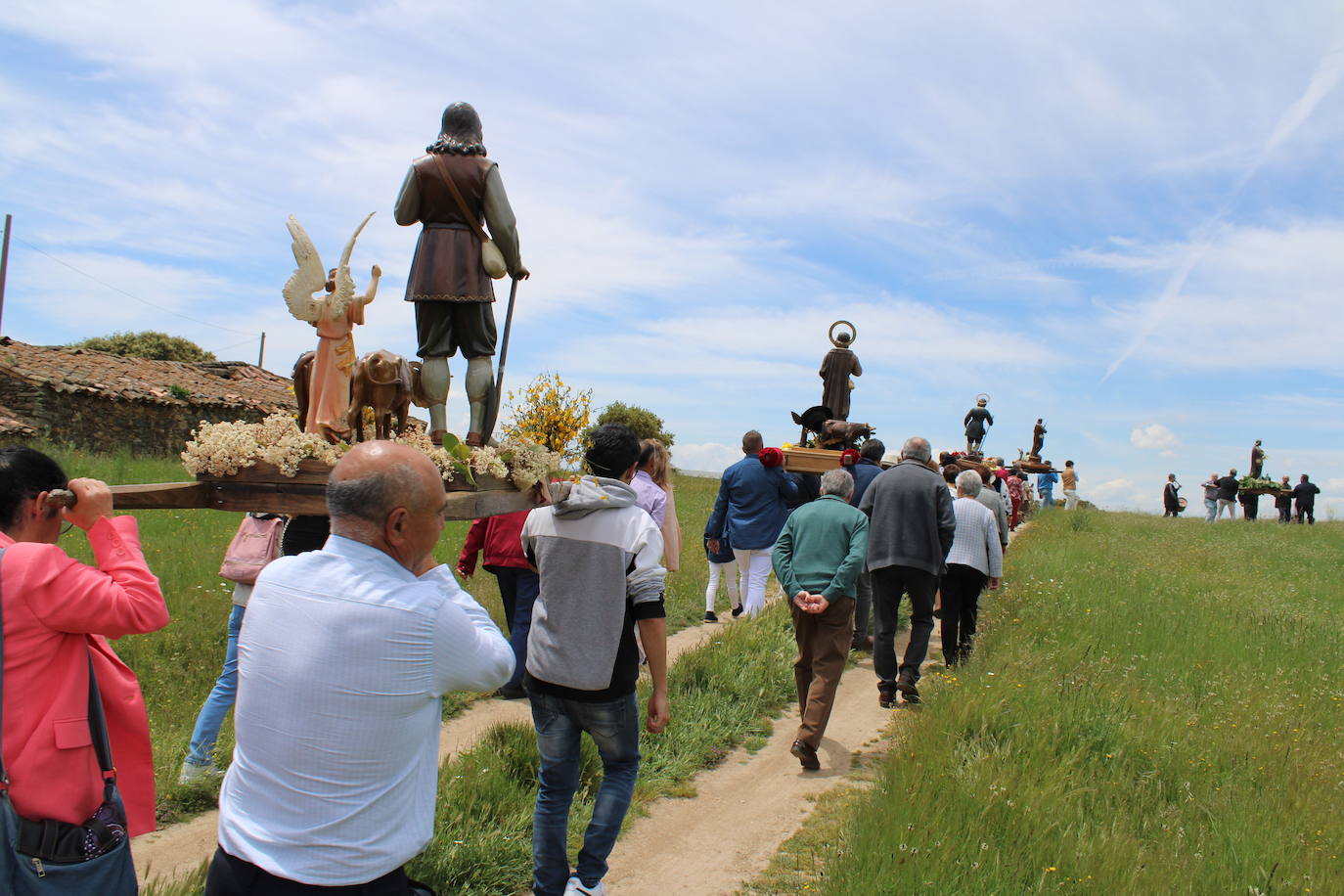Encuentro de seis imágenes de San Isidro para bendecir los campos del Alto Alagón
