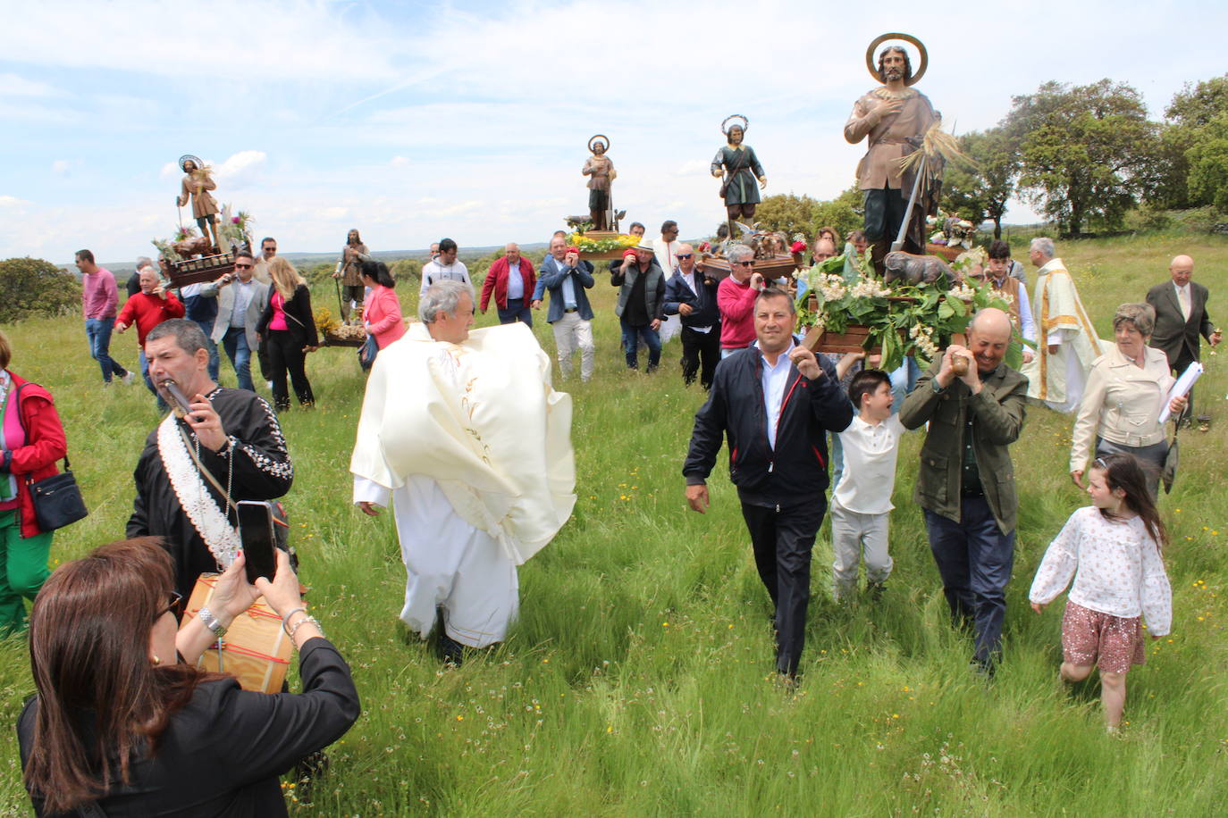 Encuentro de seis imágenes de San Isidro para bendecir los campos del Alto Alagón