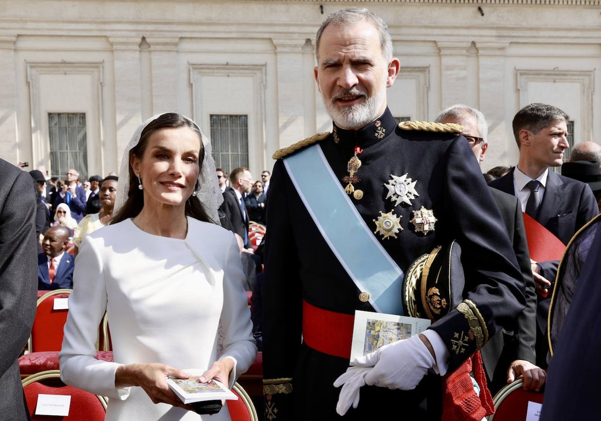 Los Reyes a su llegada a la Misa del inicio del pontificado del papa León XIV