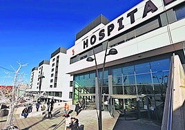 Entrada principal del Hospital de Salamanca.