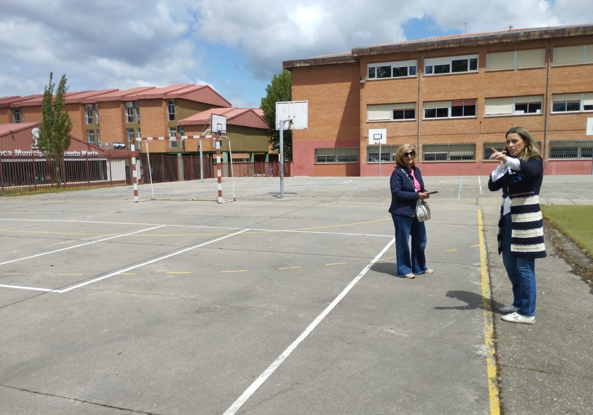 Santa Marta mejora las pistas exteriores del colegio Miguel Hernández