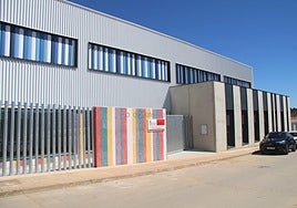 El nuevo colegio público de la localidad de Aldeatejada se ha estrenado hace pocas semanas.