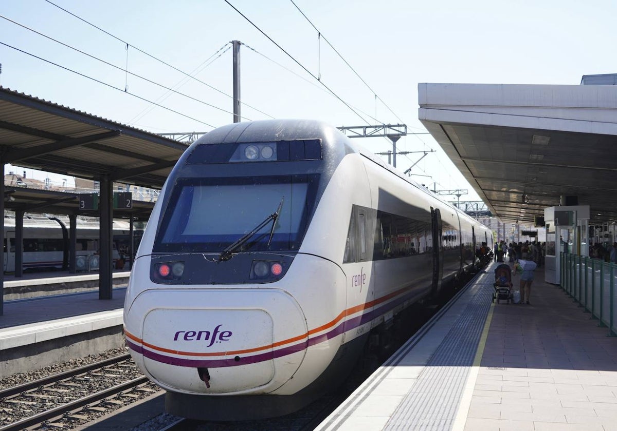 Un tren en la estación de Salamanca.