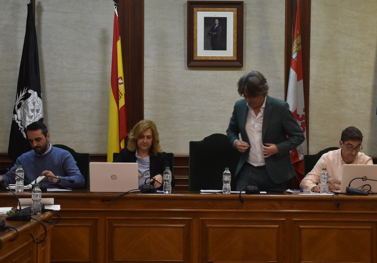 Imagen de parte del equipo de Gobierno en el último pleno celebrado en Béjar en abril.