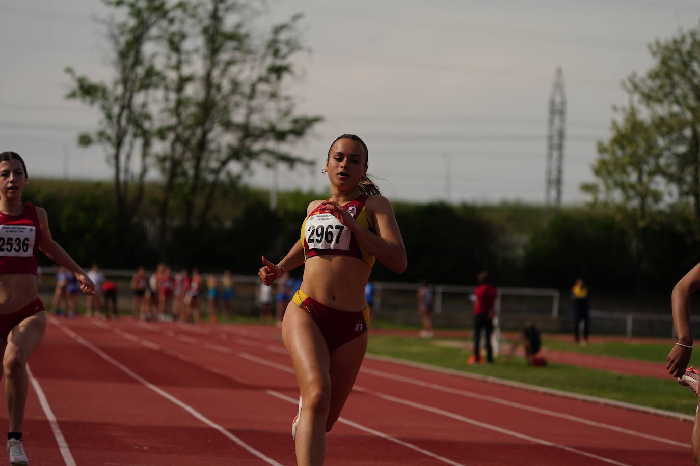 Otra gran tarde de atletismo en Las Pistas con marcas muy destacadas