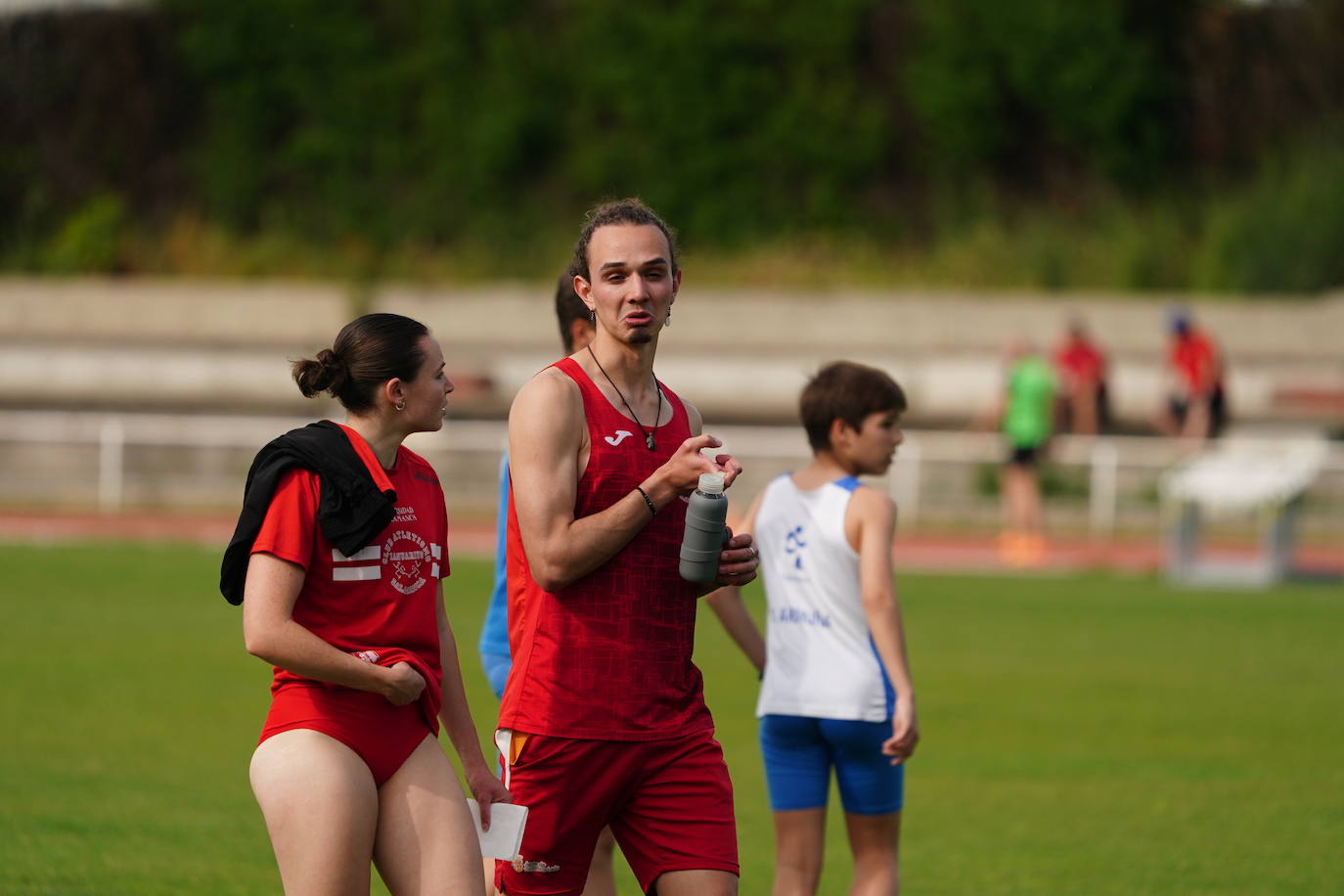 Otra gran tarde de atletismo en Las Pistas con marcas muy destacadas