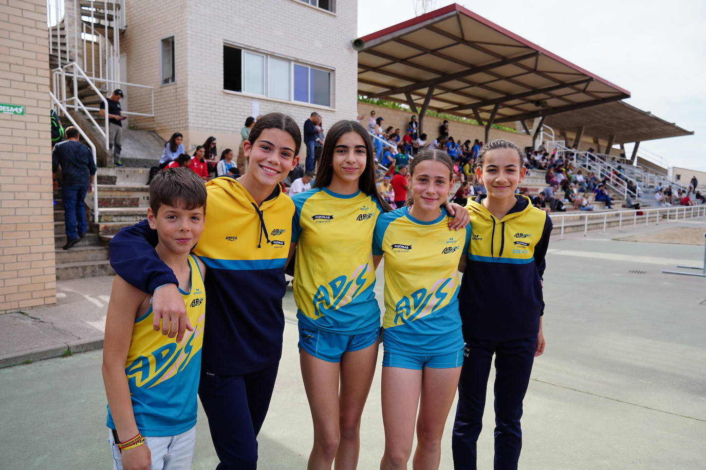 Otra gran tarde de atletismo en Las Pistas con marcas muy destacadas