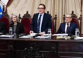 Juan Manuel Corchado, en el Consejo de Gobierno de la Universidad.