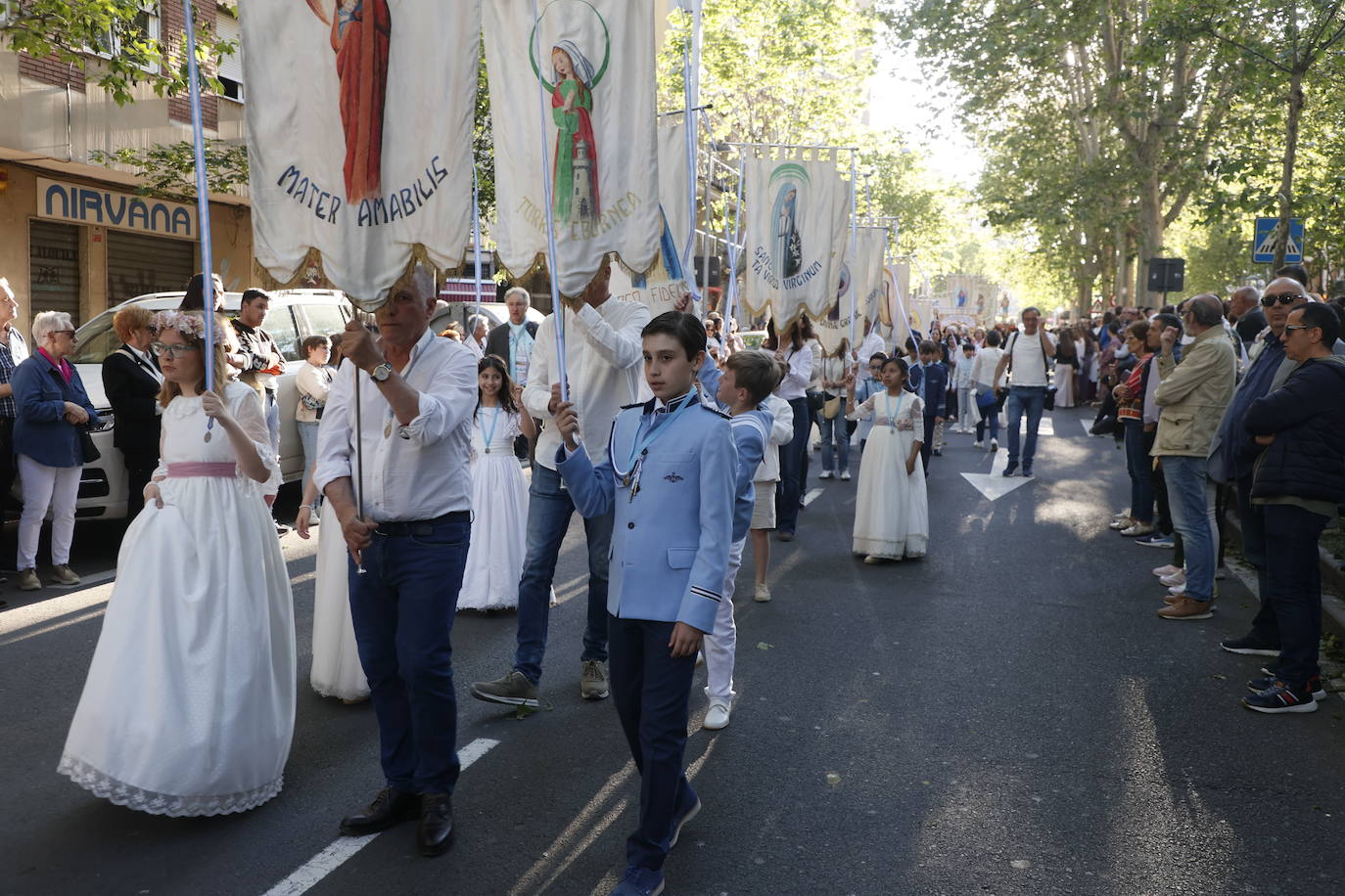 30 años de María Auxiliadora a hombros por las calles de Salamanca