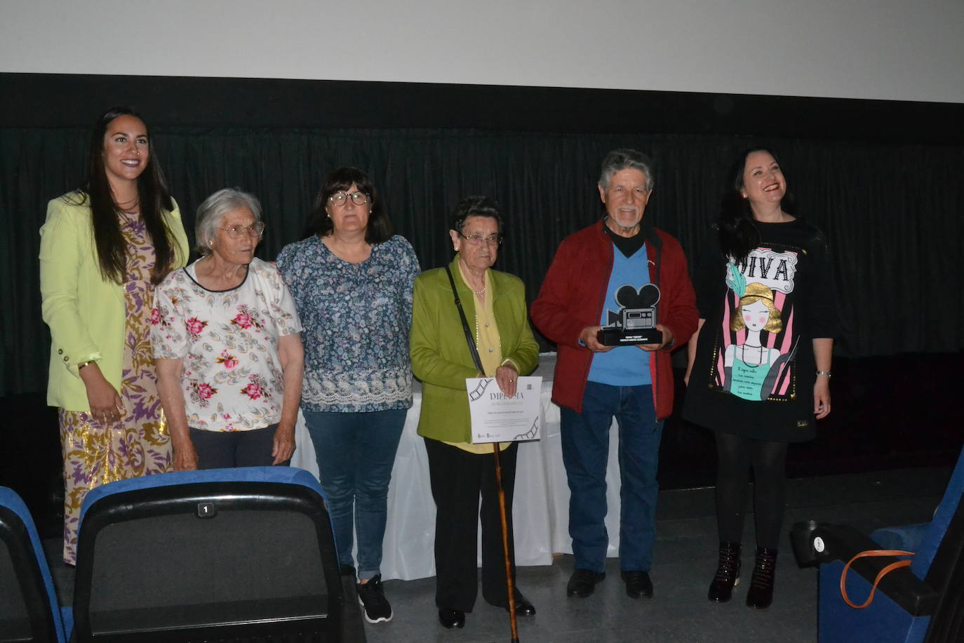 Jóvenes y mayores muestran su talento creativo gracias a Faricine