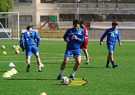 Chuca, atravesando una escala durante la última sesión de trabajo de esta temporada de Unionistas.