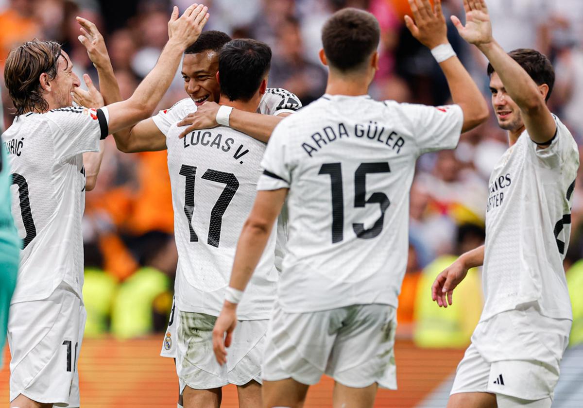 El Real Madrid cierra con triunfo su tarde de despedidas (2-0)