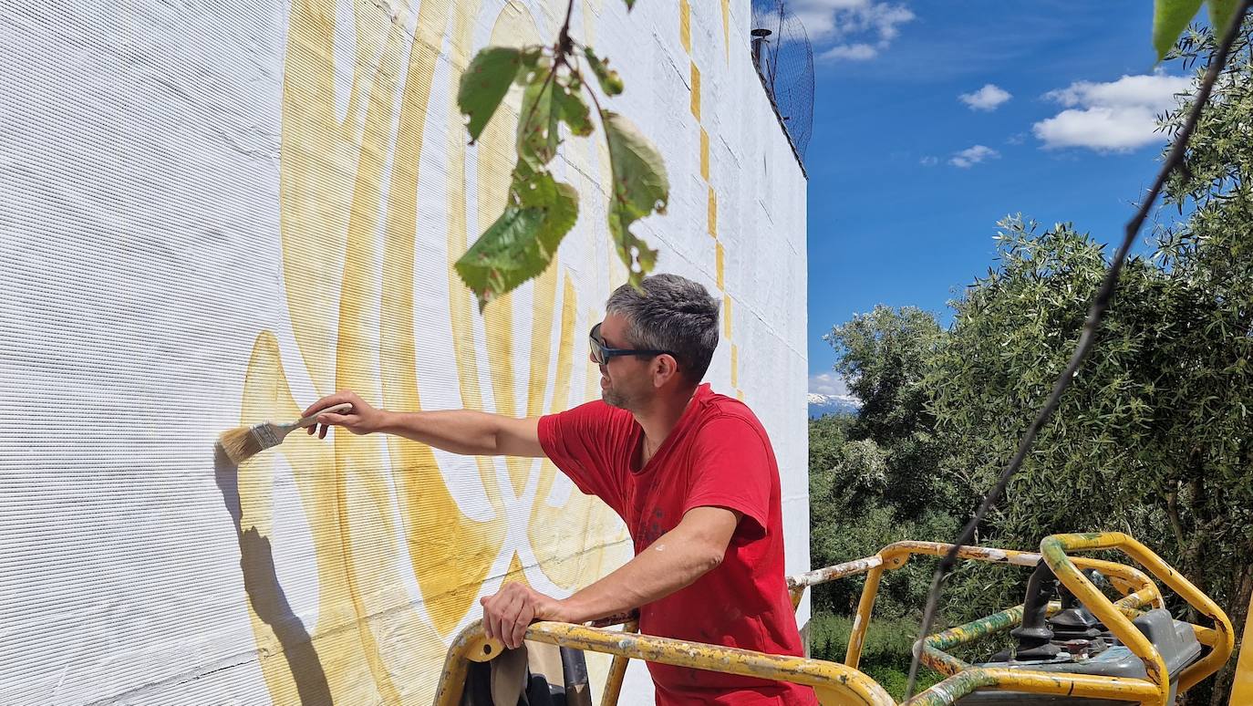 El equilibrio entre hilos y pinturas se une en Garcibuey