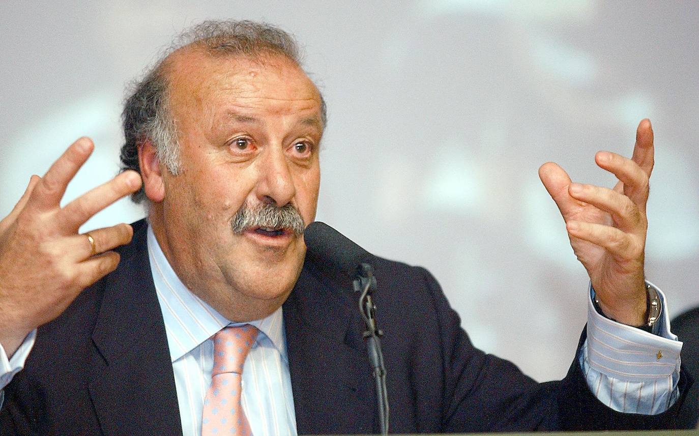 El exentrenador de fútbol salmantino Vicente del Bosque, en el año 2000.