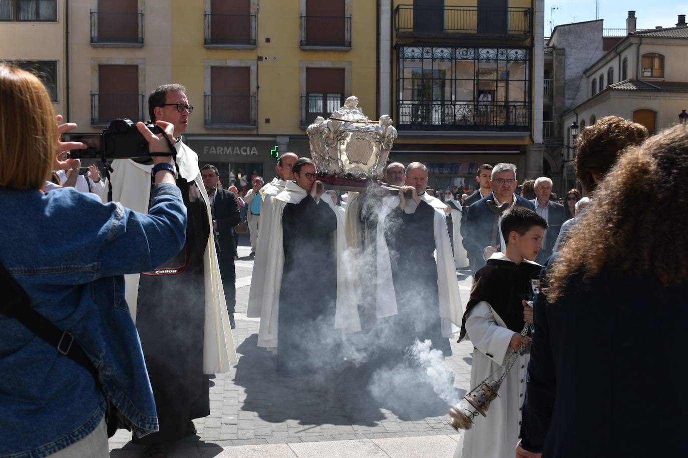 El traslado de la urna de Santa Teresa, en imágenes