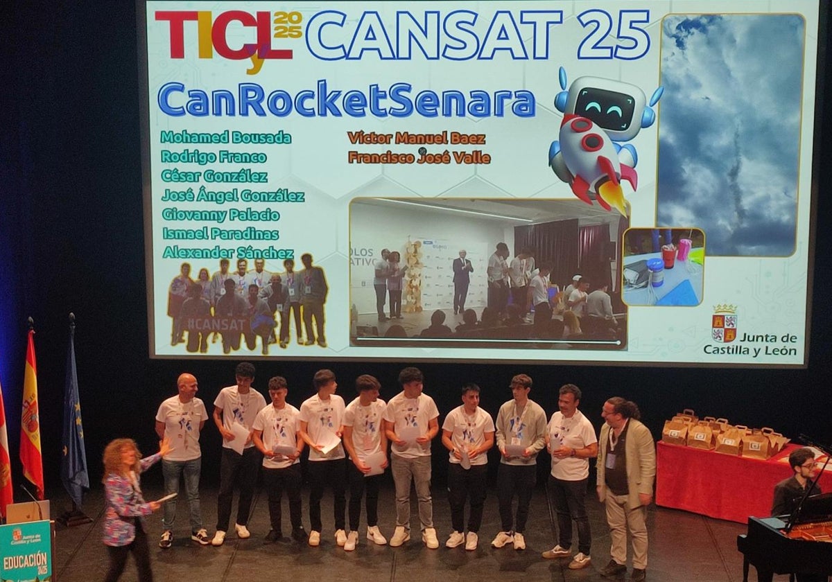 El equipo CanRocketSenara del instituto de Babilafuente, reconocido tras ganar el premio a la mejor misión científica