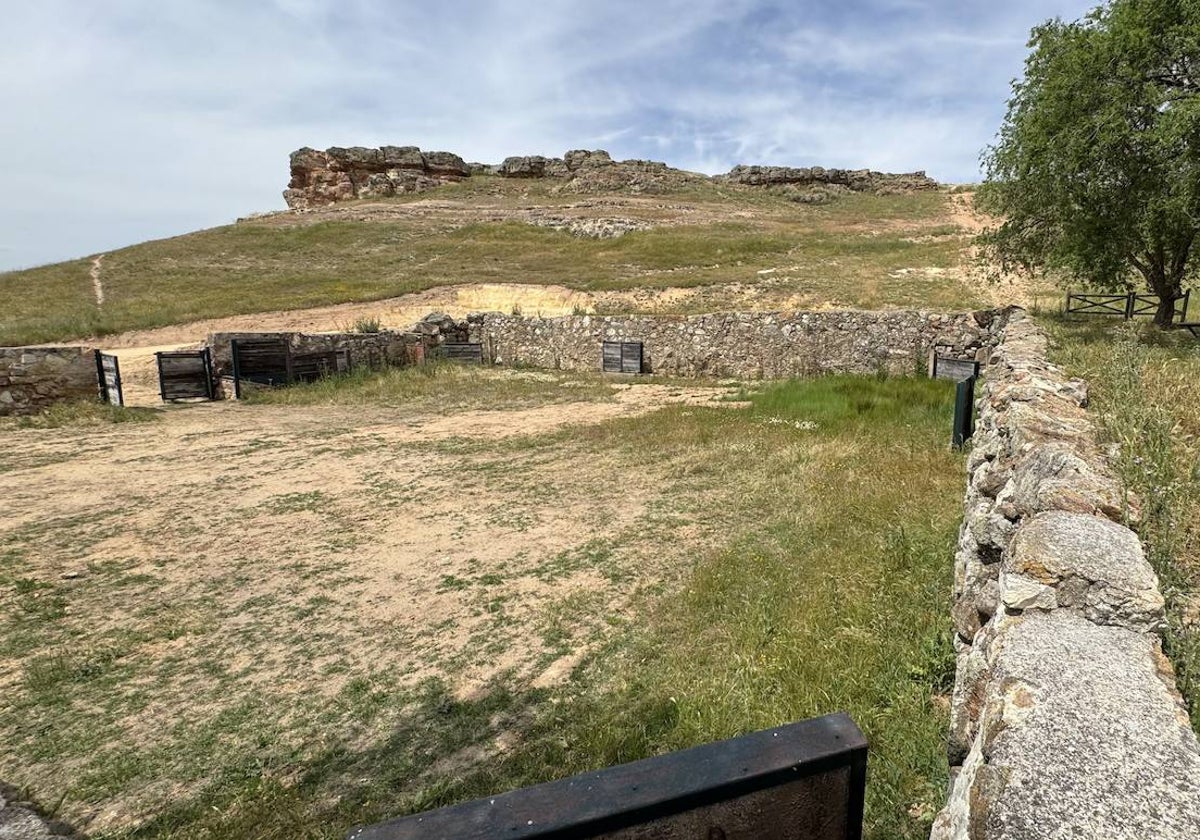 Imagen panorámica de la plaza de toros de Calvarrasa de Arriba que data del siglo I.