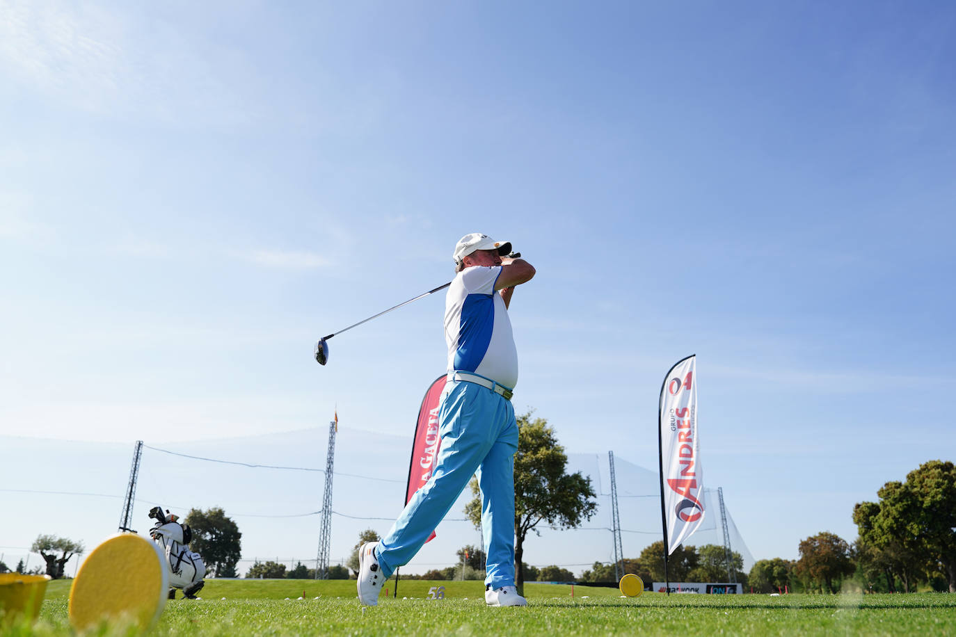 Profesionales y aficionados se lucen en La Valmuza Golf