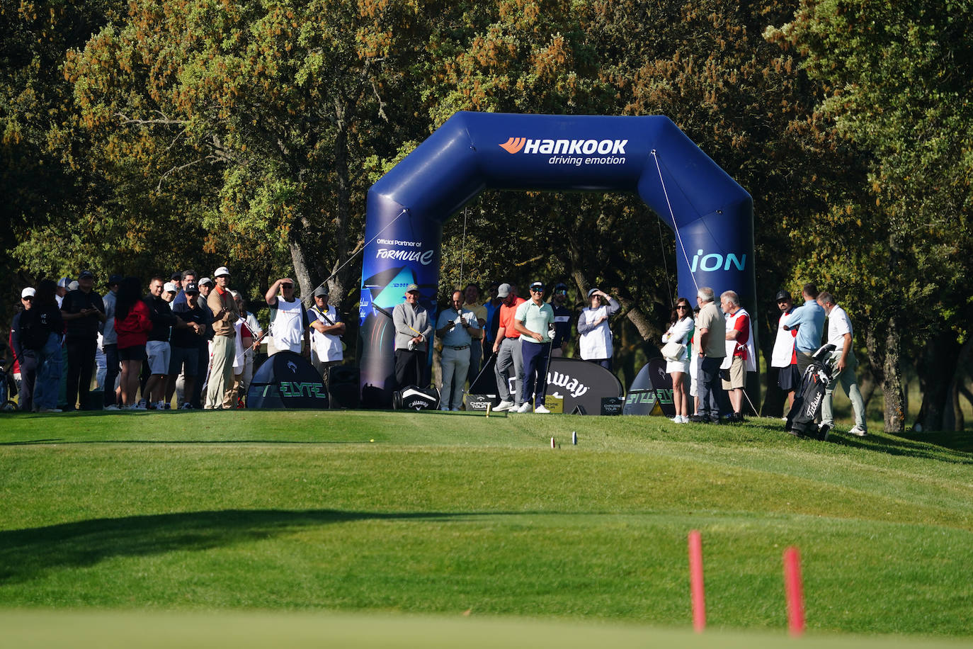Profesionales y aficionados se lucen en La Valmuza Golf
