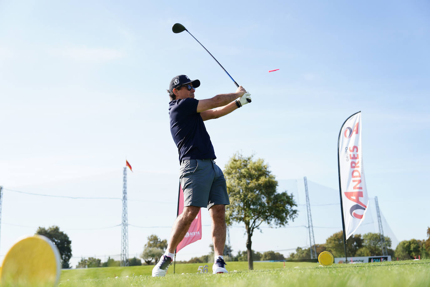 Profesionales y aficionados se lucen en La Valmuza Golf