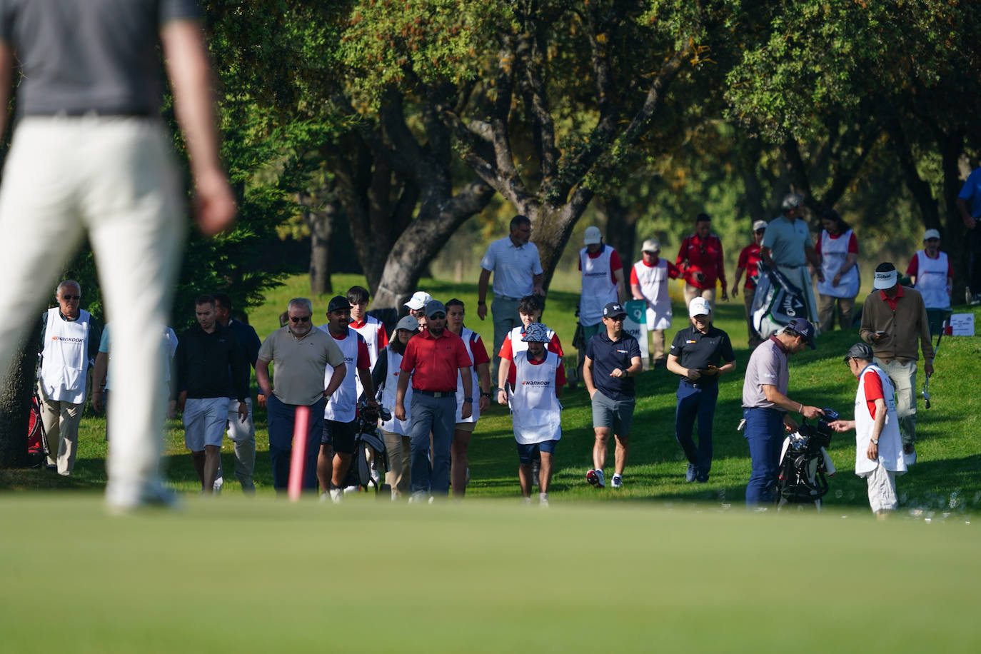 Profesionales y aficionados se lucen en La Valmuza Golf
