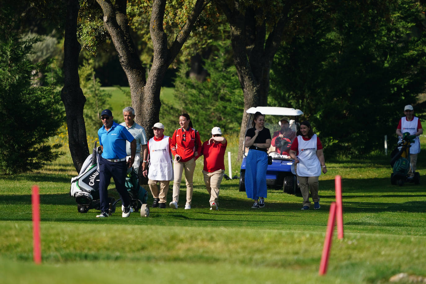 Profesionales y aficionados se lucen en La Valmuza Golf