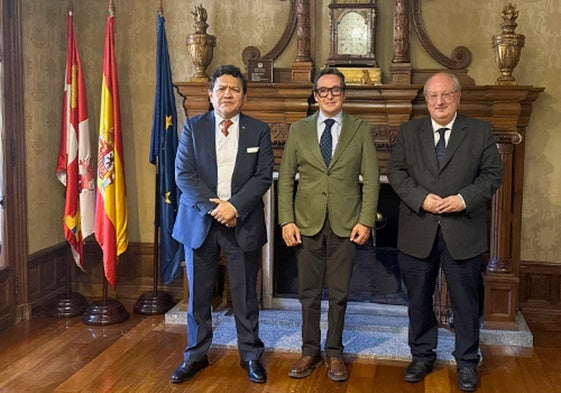 Gustavo Pacheco, Juan Manuel Corchado y Enrique Cabero.