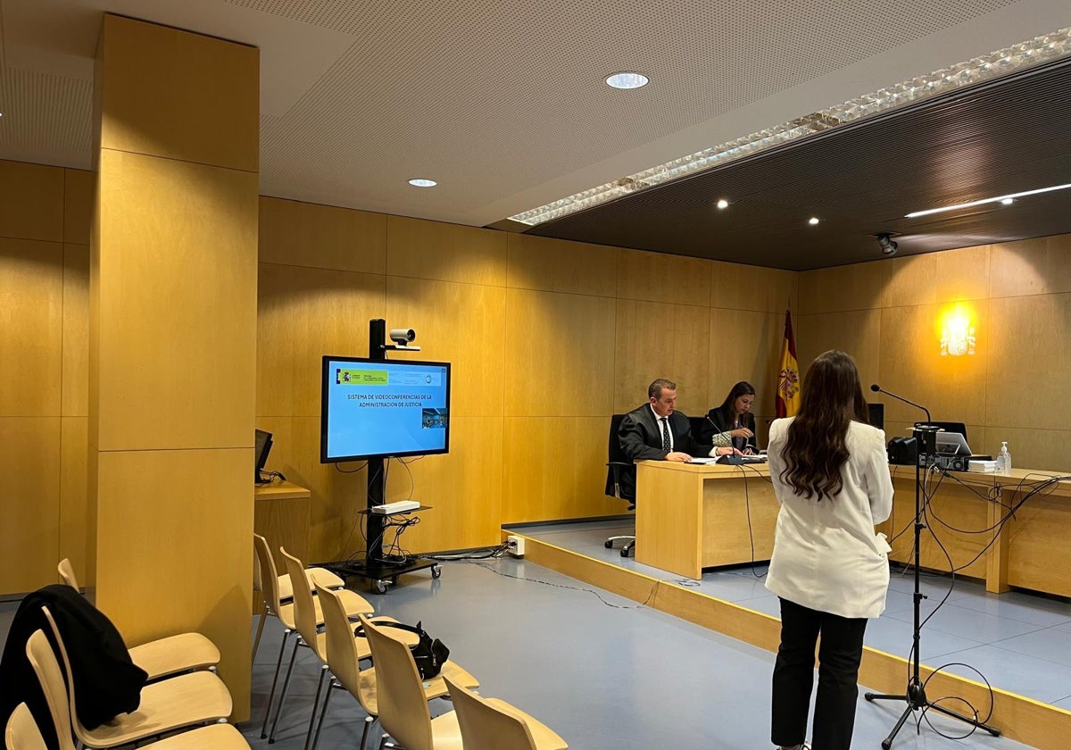 Visto para sentencia en Salamanca el juicio más surrealista: vestidos rotos y un insulto con pintalabios en la maleta