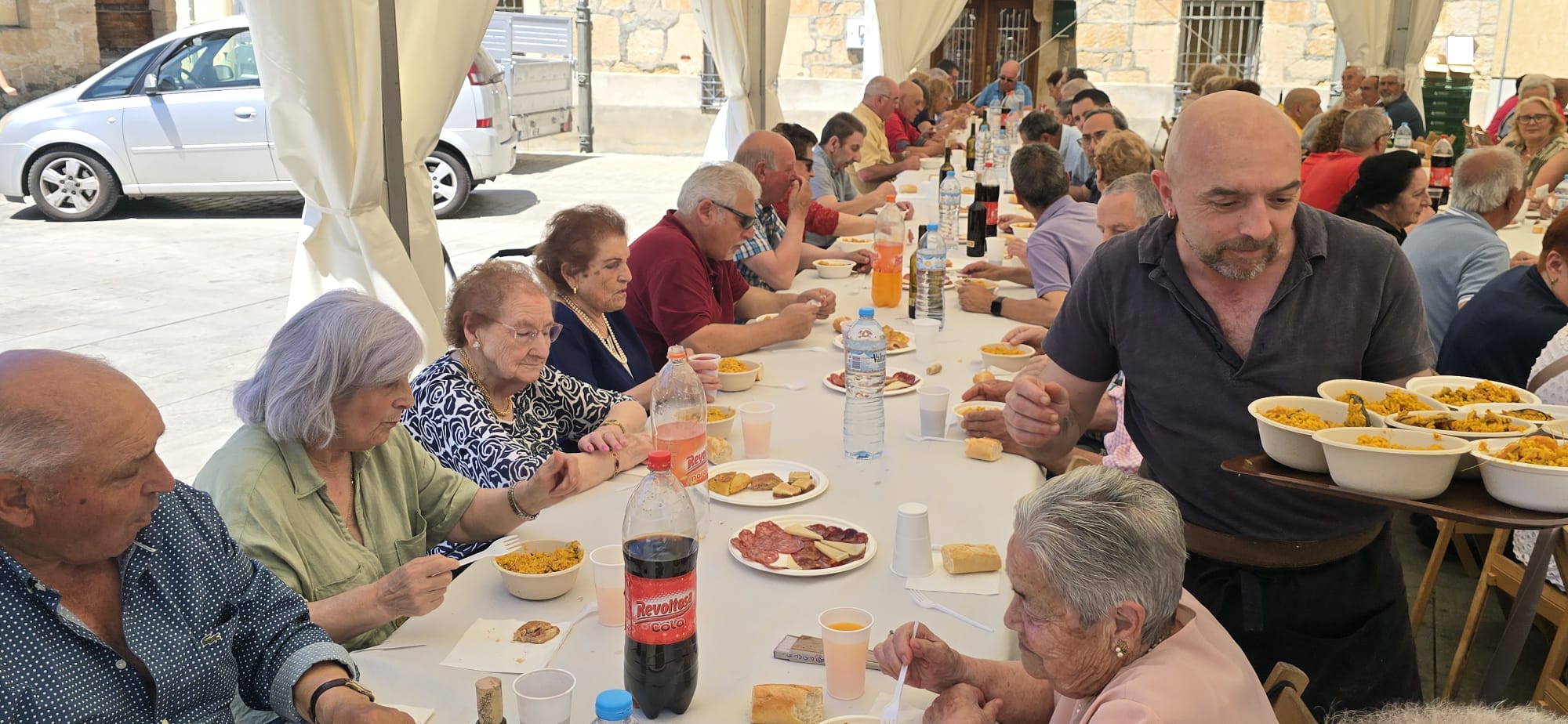 Homenaje y paella para 200 mayores de Villamayor de Armuña