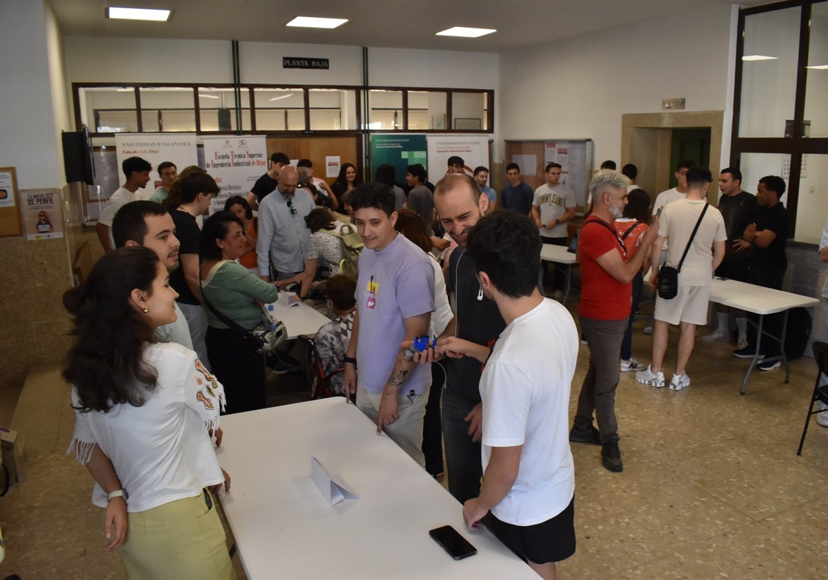 Béjar fomenta el carácter social de la ingeniería en la primera feria para personas dependientes