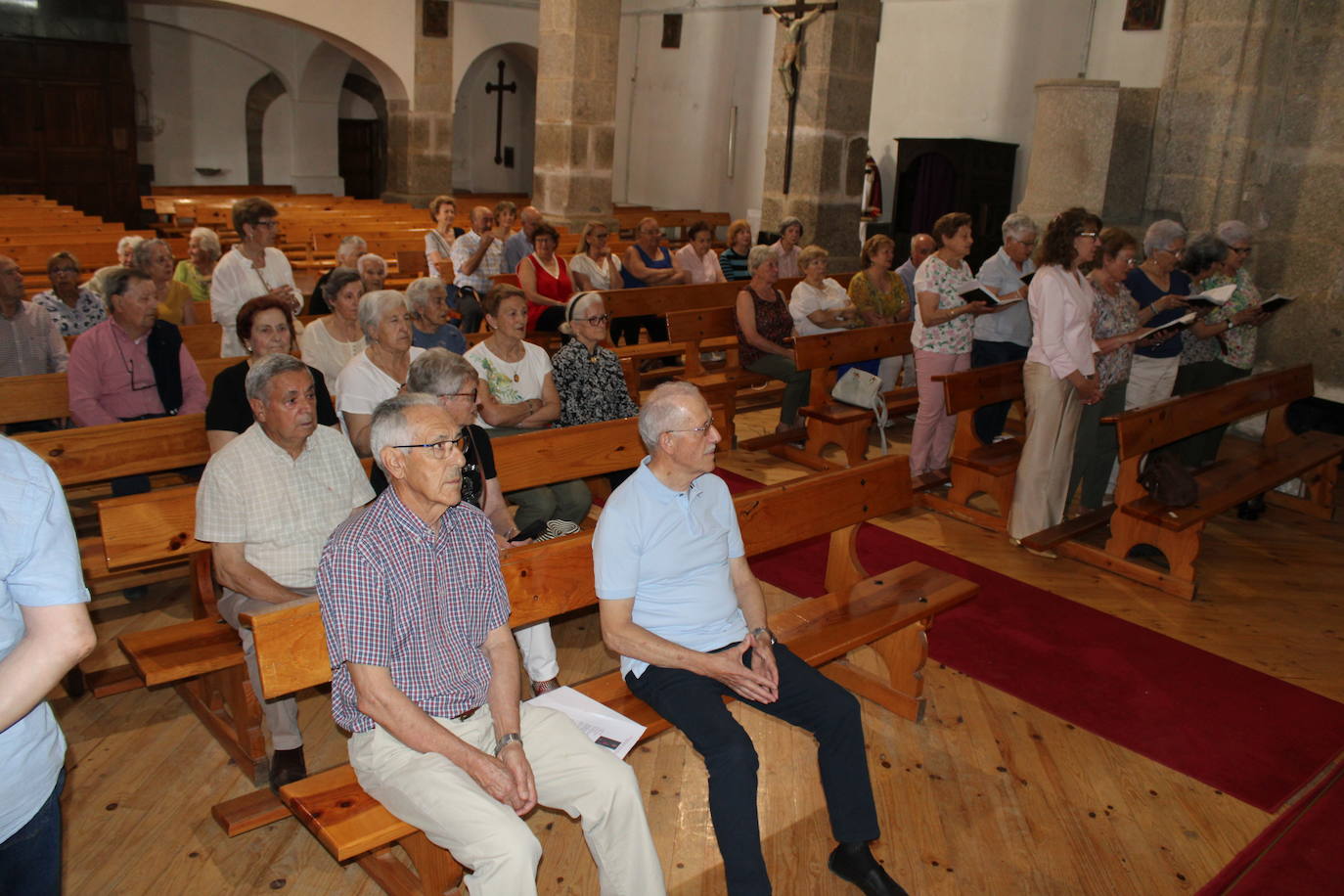 El obispo de Salamanca se reúne con las comunidades del sur de Béjar en Lagunilla