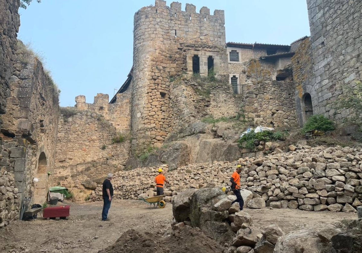 El castillo de Miranda busca hacer visitable su patio por medio del micromecenazgo