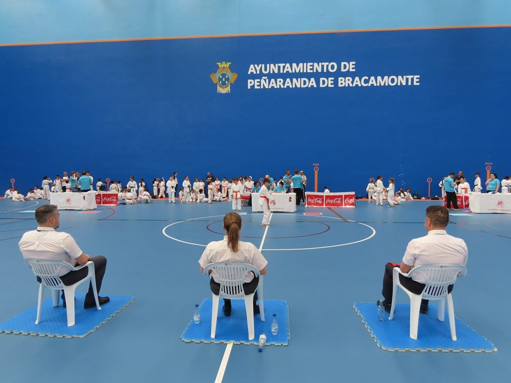 Más de 300 karatecas en Peñaranda