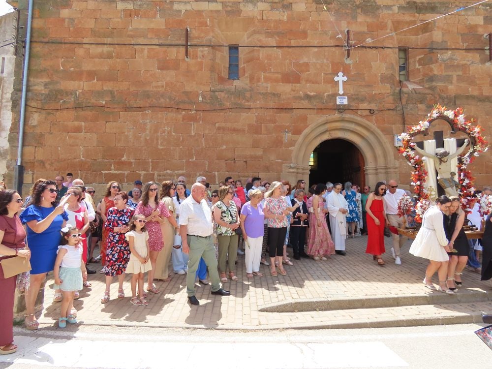 Culto al mimbre y al Santo Cristo en Villoruela