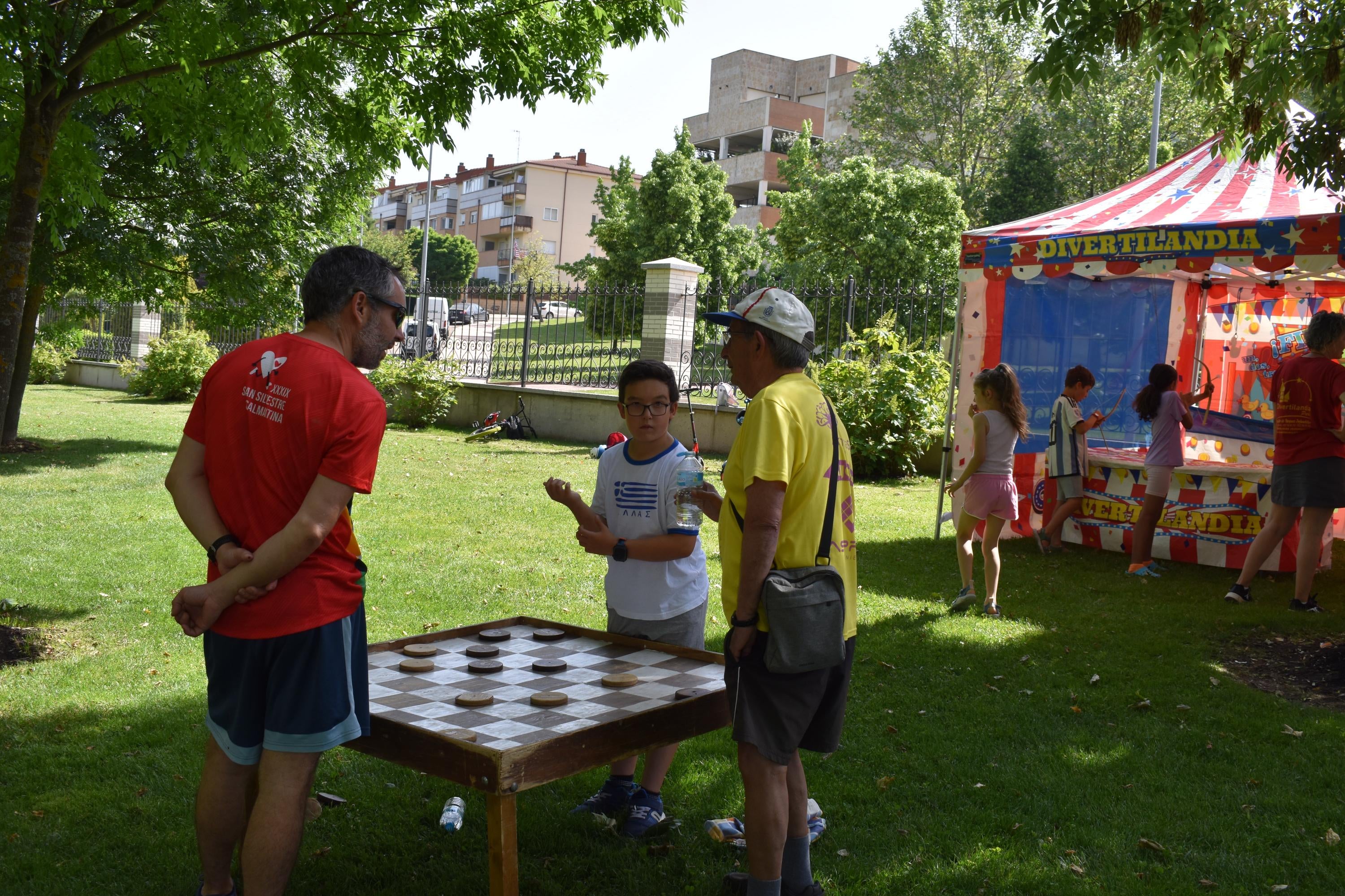 Diversión y solidaridad para unir lazos en Carbajosa de la Sagrada