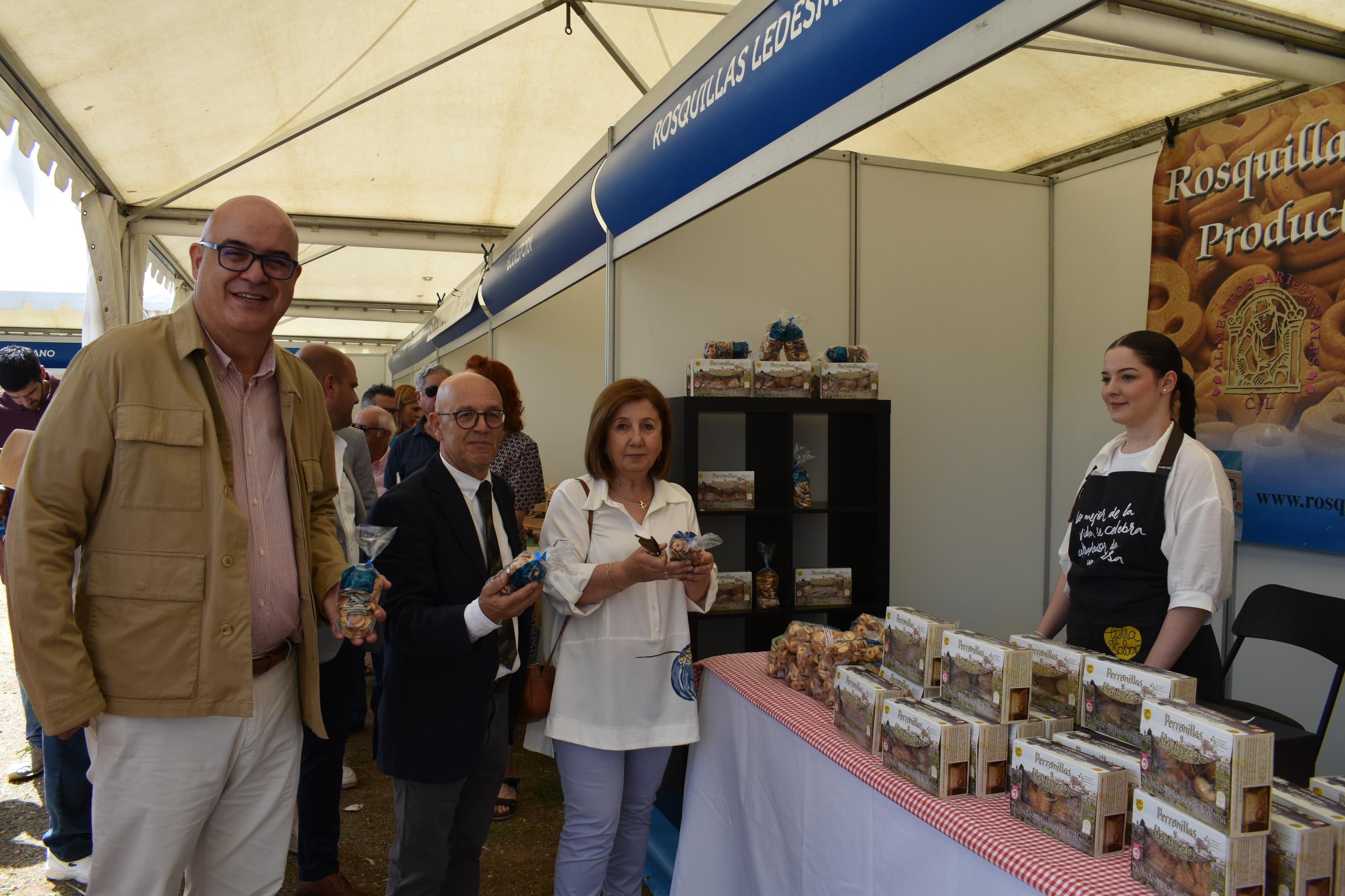 Placeres culinarios y artículos artesanales para seducir al público en Ledesma