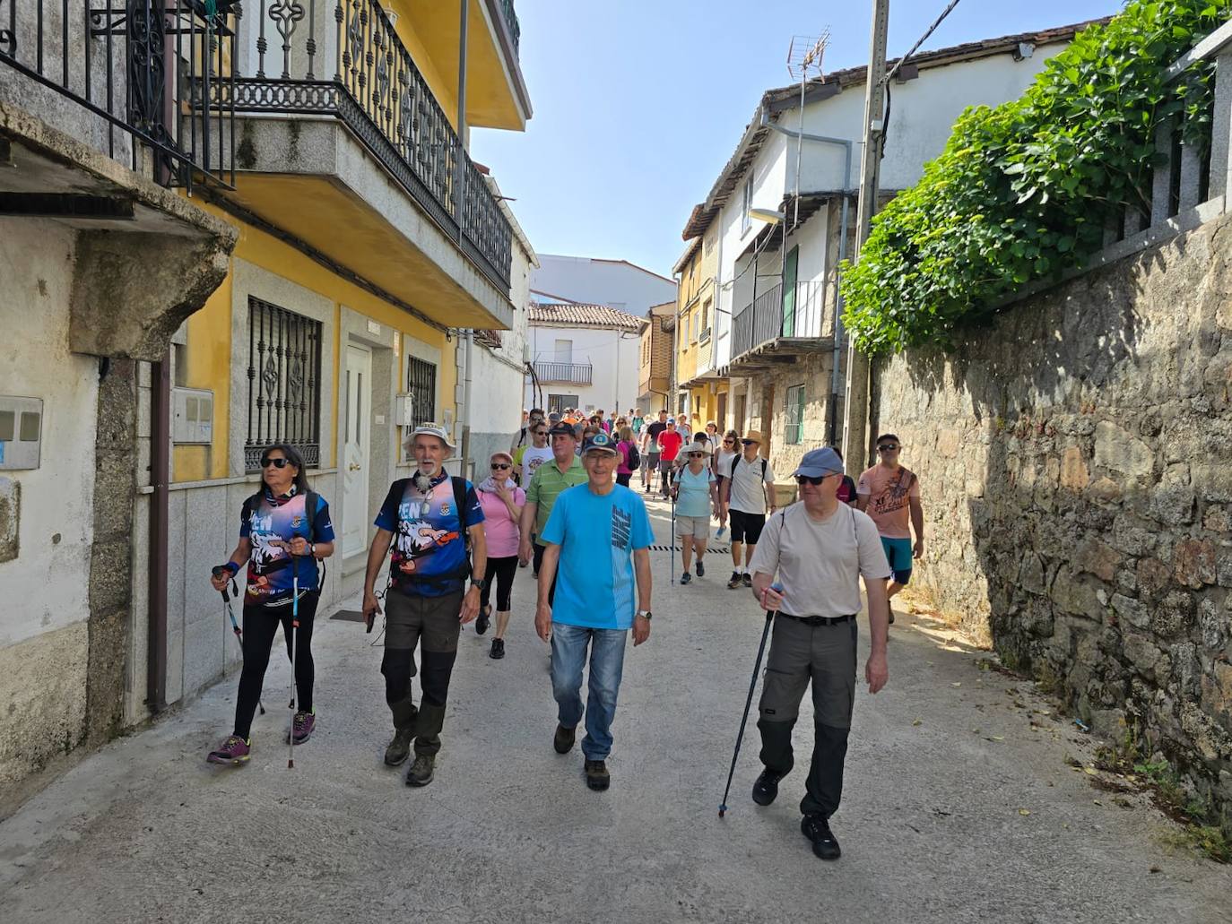 El calor no frena al Festival de la Candela
