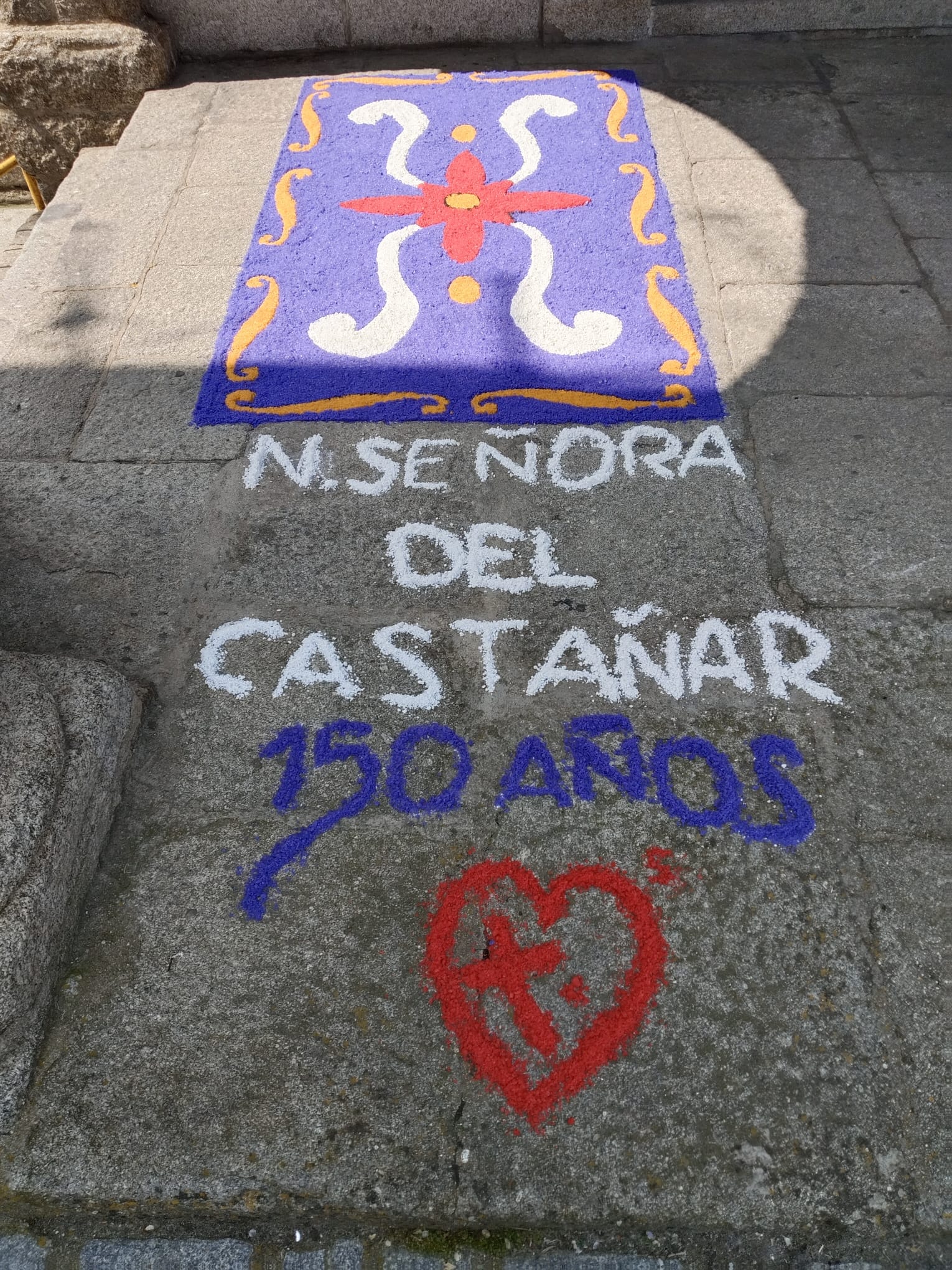 Escolares de Béjar aprenden a realizar alfombras de sal a tres semanas para el Corpus Cristi más internacional