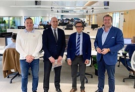 Visita del rector a las instalaciones de Global Exchange junto a su presidente Isidoro J. Alanís.