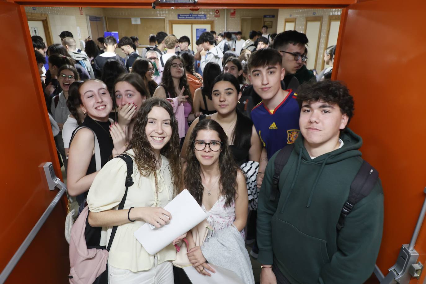 Arranca la PAU en Salamanca: 2.840 estudiantes matriculados en todo el distrito y una mezcla de nervios, ilusión y esfuerzo