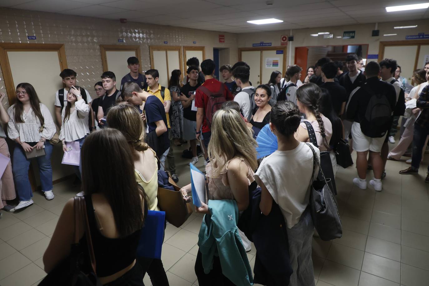 Arranca la PAU en Salamanca: 2.840 estudiantes matriculados en todo el distrito y una mezcla de nervios, ilusión y esfuerzo