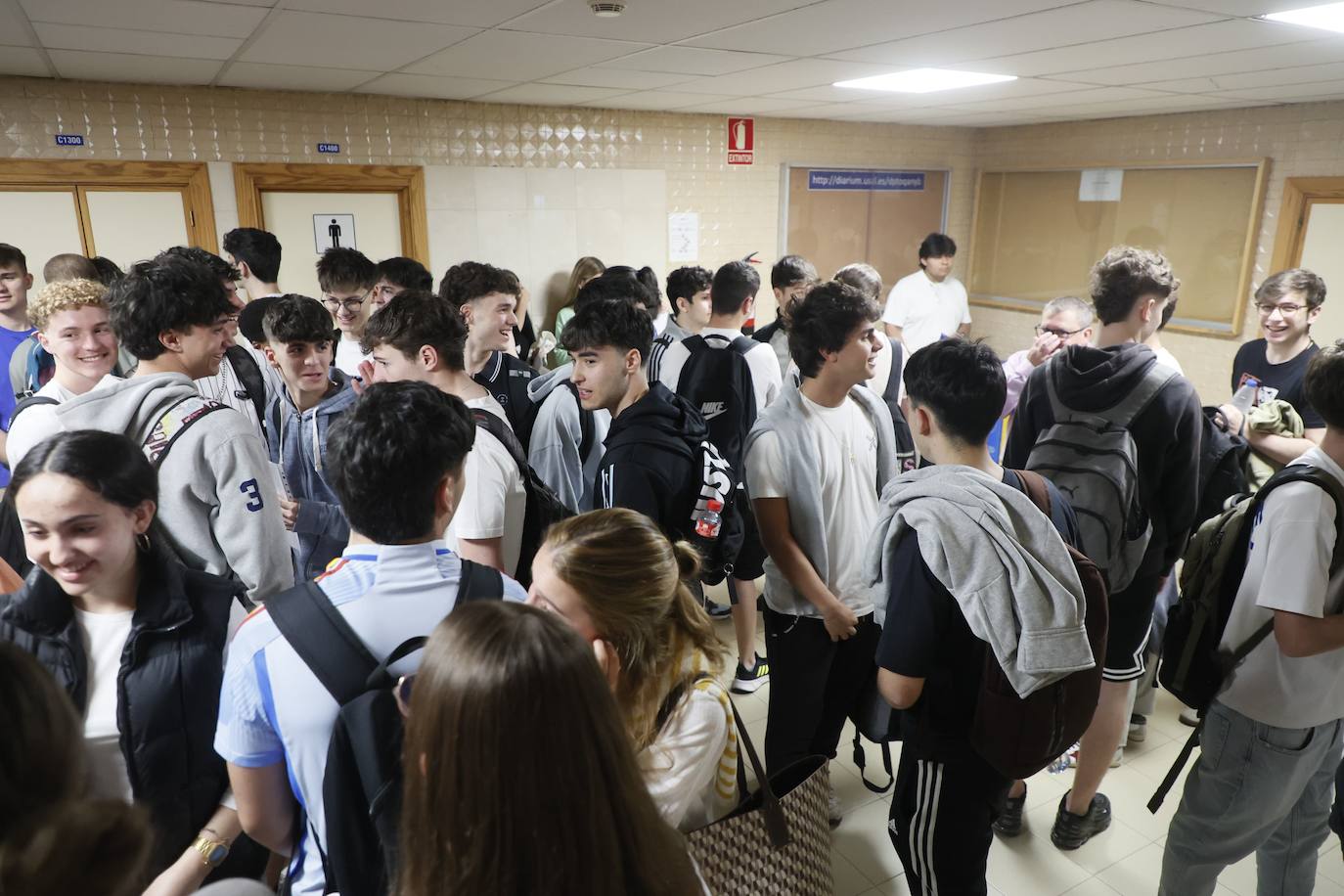 Arranca la PAU en Salamanca: 2.840 estudiantes matriculados en todo el distrito y una mezcla de nervios, ilusión y esfuerzo