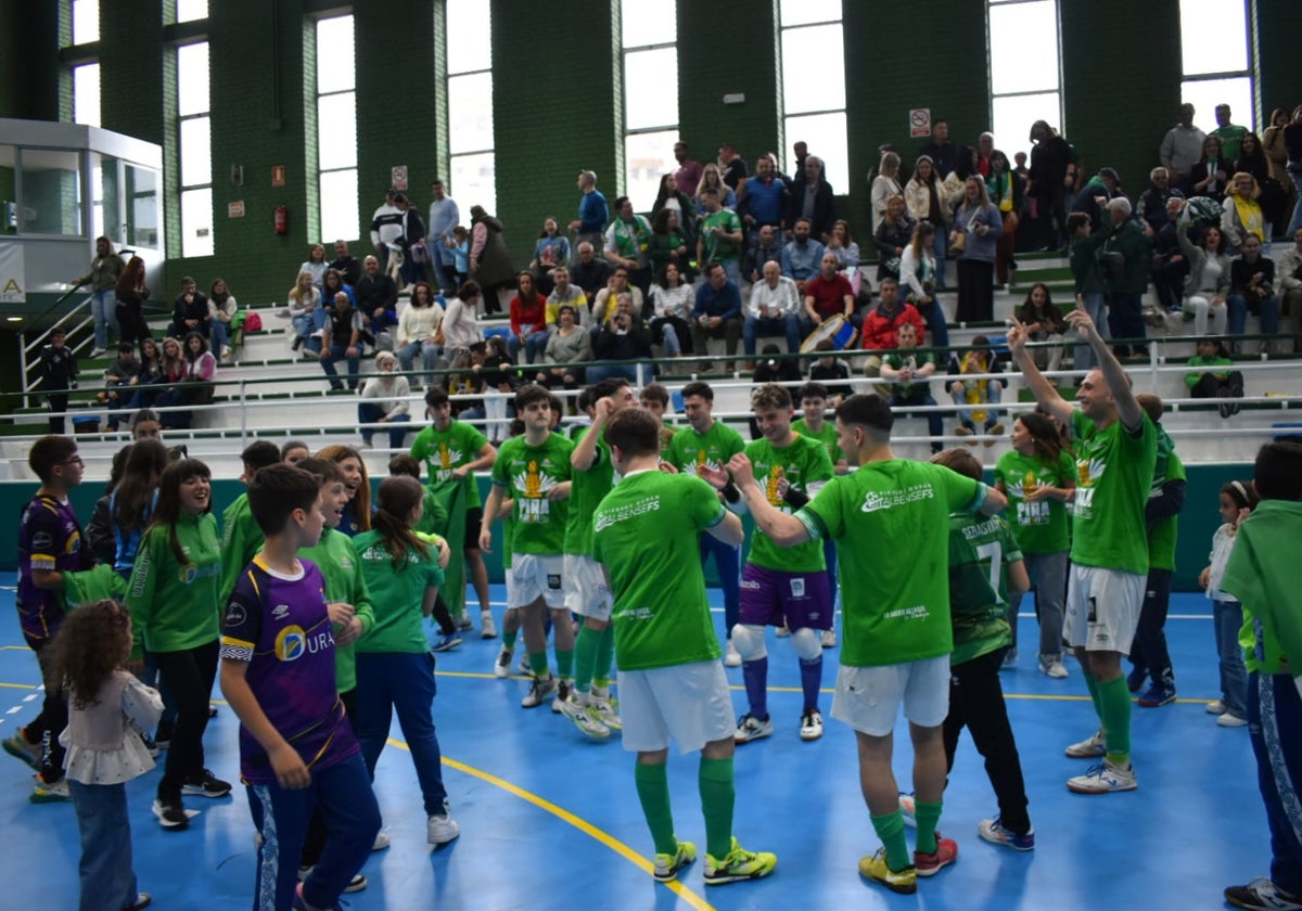El pabellón de Alba festeja la clasificación para esta fase de ascenso a Segunda.