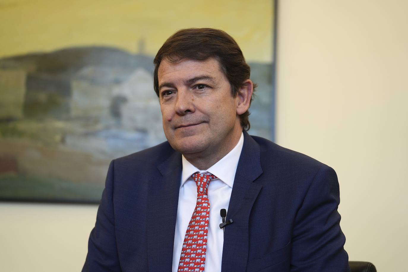 Mañueco desea suerte a los estudiantes de la PAU y reclama una prueba única en toda España