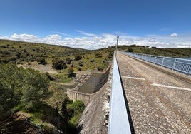 Embalse El Milagro, situado en el término municipal abulense de Mirueña de los Infanzones.