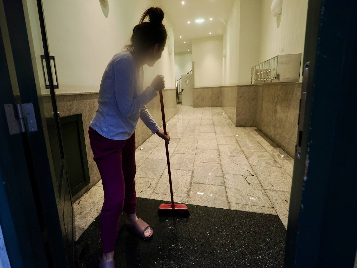 Calzadas levantadas, túneles cerrados y centros cívicos afectados: así fue la tromba de agua que asoló este martes a Valladolid