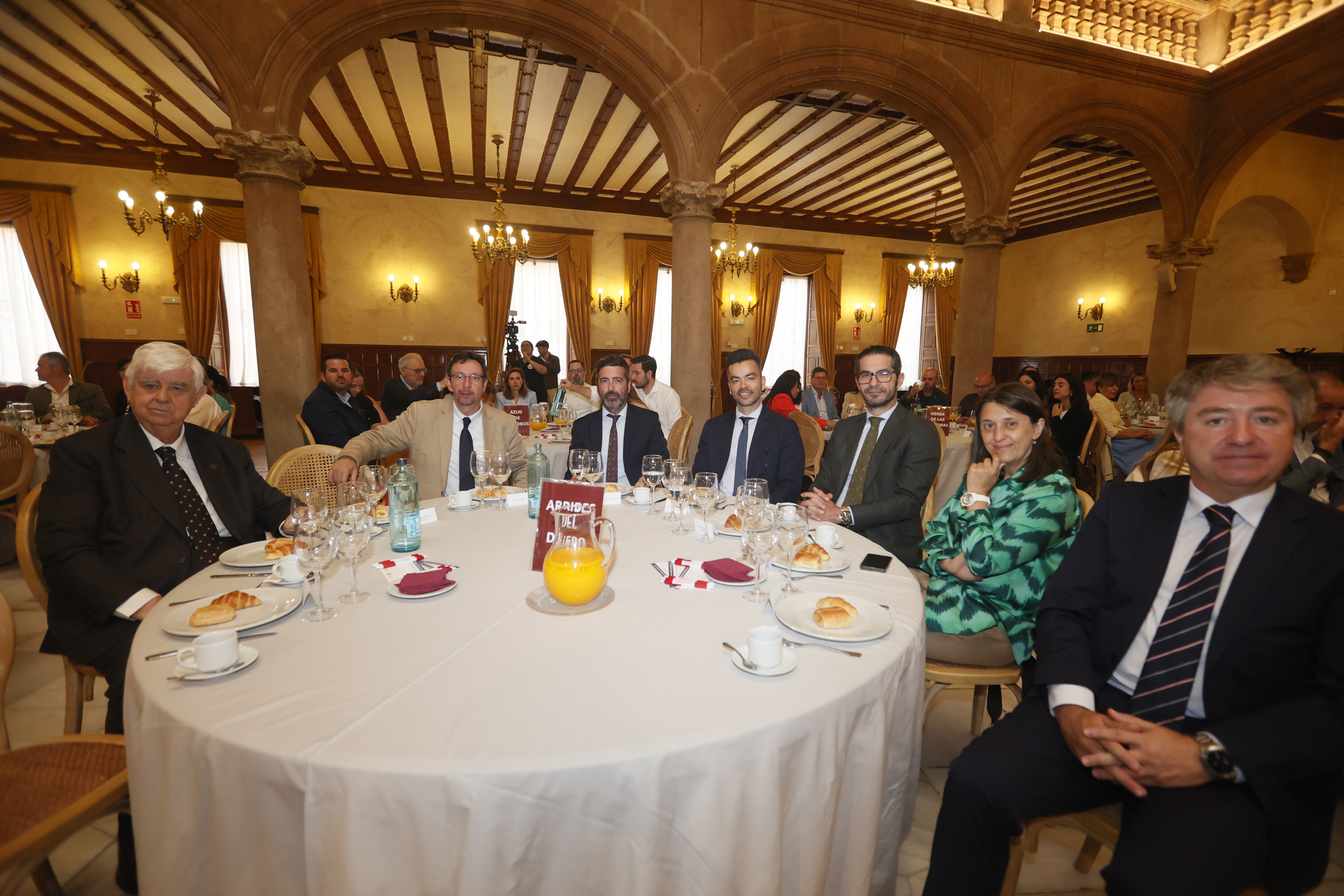 Godofredo García (Grupo Limcasa), Luis Rodríguez (Fundación General de la Universidad de Salamanca), Antonio Flórez (CES), Emilio Miñambres (Junta de Castilla y León), Emilio Checa (Cámara de Comercio), Susana Magdaleno (LA GACETA) y Juan Antonio Alanís (Grupo Global Exchange).