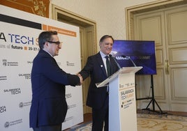El alcalde de la ciudad y el rector de la Universidad de Salamanca durante la presentación de la segunda edición de Salamanca Tech Summit.