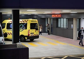 El afectado ha sido trasladado al Hospital tras ser atendido en el lugar.