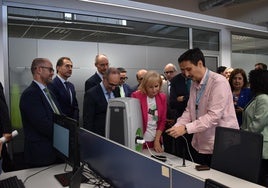 La consejera de Industria, Leticia García, en su visita al Centro de Innovación Tecnológica (Cenit), impulsado por Iberdrola en Aldeatejada.